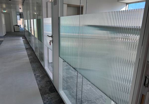 SIMPSON THACHER & BARTLETT, glass manifestation