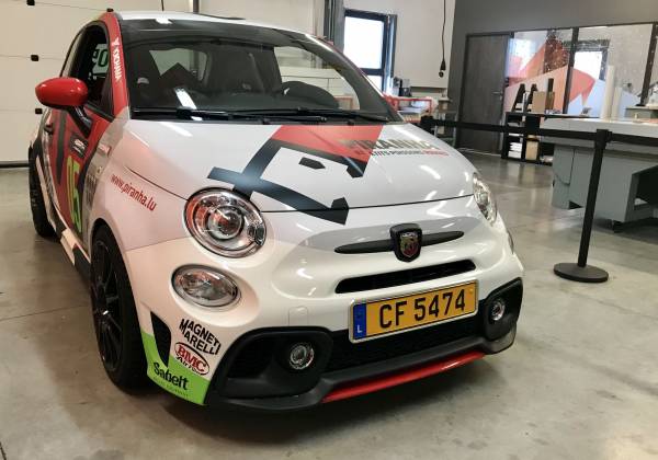 PIRANHA ET PETITS POISSONS ROUGES - Fiat Abarth N°5 et N°7