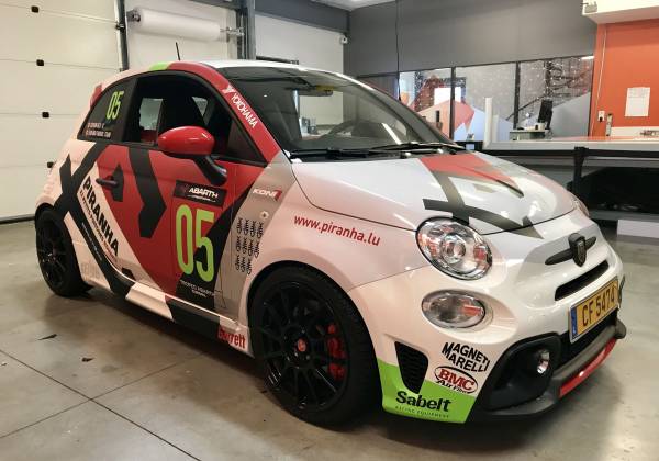 PIRANHA ET PETITS POISSONS ROUGES - Fiat Abarth N°5 et N°7