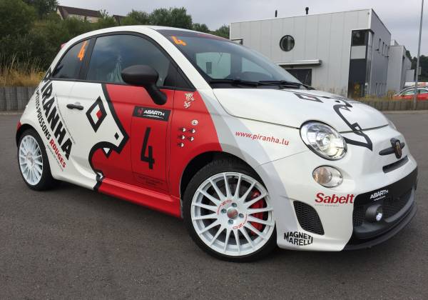 PIRANHA ET PETITS POISSONS ROUGES - Fiat Abarth N°4