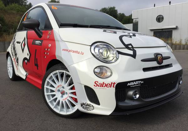 PIRANHA ET PETITS POISSONS ROUGES - Fiat Abarth N°4