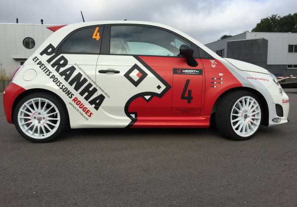 PIRANHA ET PETITS POISSONS ROUGES - Fiat Abarth N°4