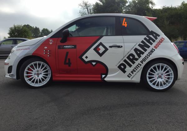 PIRANHA ET PETITS POISSONS ROUGES - Fiat Abarth N°4