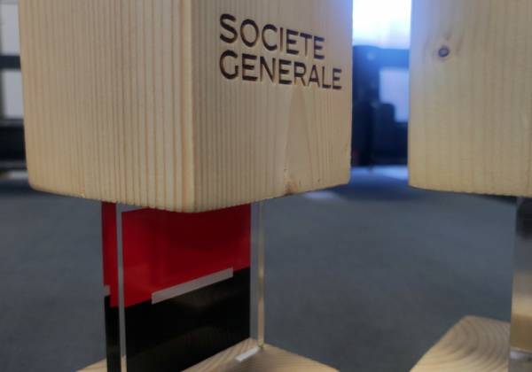 societe generale_trophées_laser_cnc_fraisage_plexiglas_trotec