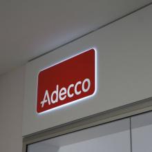 Enseigne Adecco